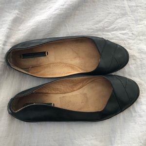 Frye Black Flats VGUC
